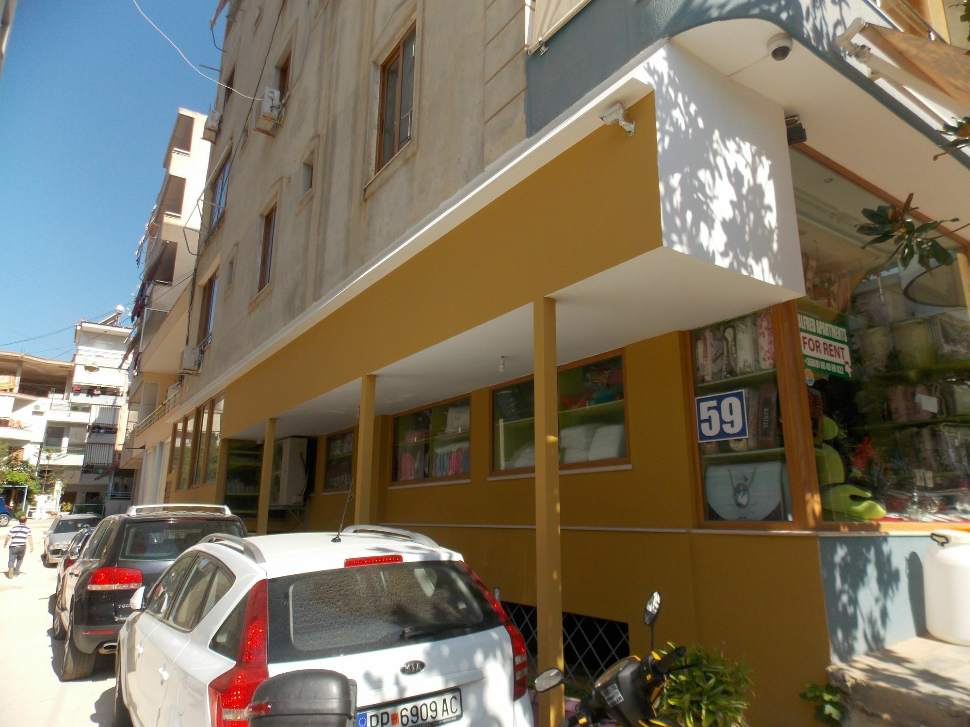 Alfred Apartment